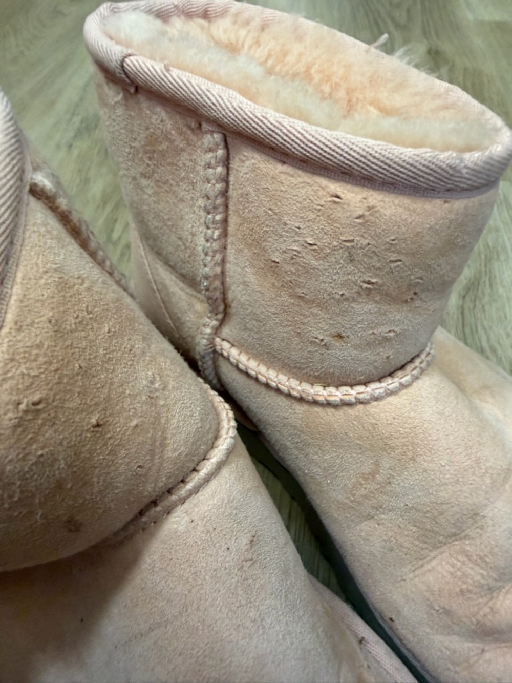 UGG Pale Pink Shearling Lined Bootie - Picture 4 of 7
